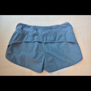 Lululemon Speed Up Short 2.5”.